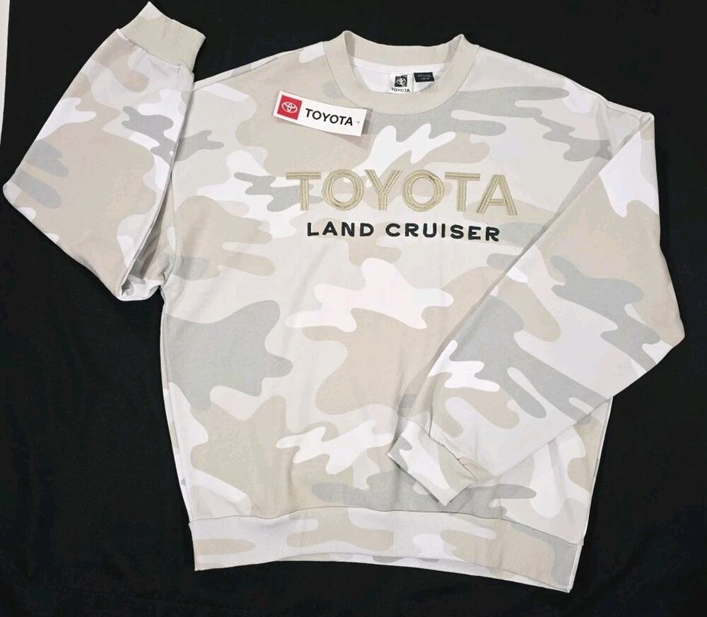 Official Licensed - Toyota Land Cruiser Camo Crewneck Sweatshirt Medium NWT